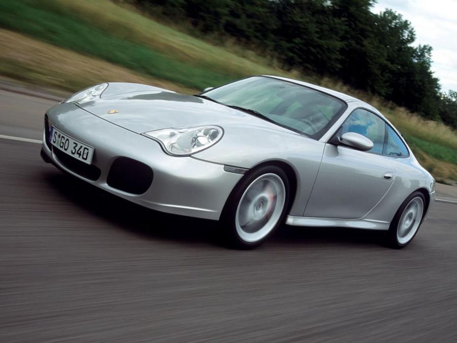  Porsche 911 Carrera 4S 2002 года  (фото 8 из 20)